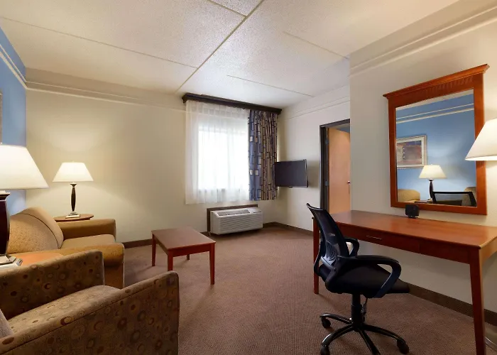 Ramada By Wyndham 2*