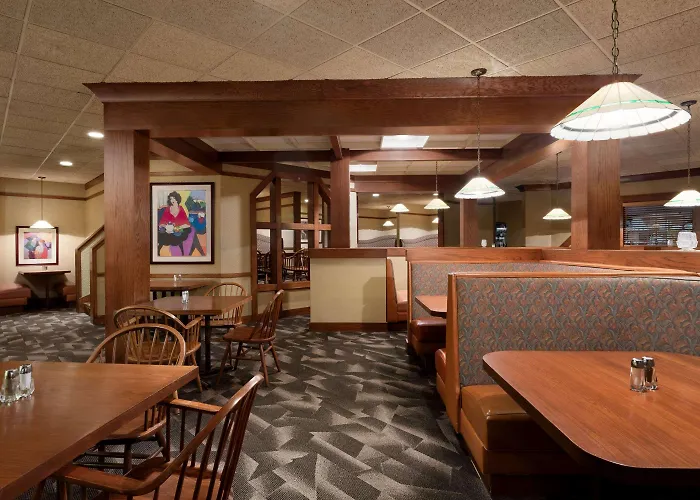 Hotel Ramada By Wyndham 2*