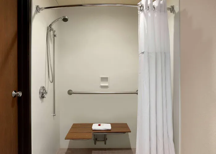Ramada By Wyndham Hotel Fargo