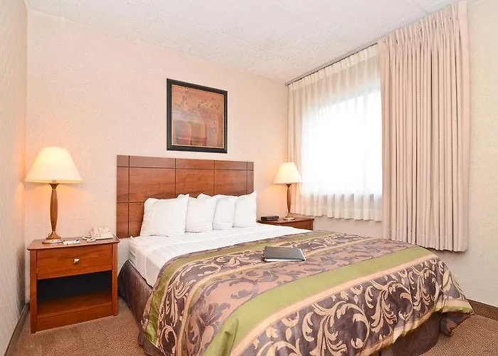 Hotel Ramada By Wyndham Fargo