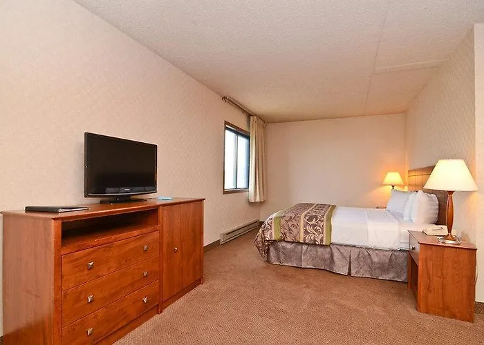 Ramada By Wyndham Hotel Fargo