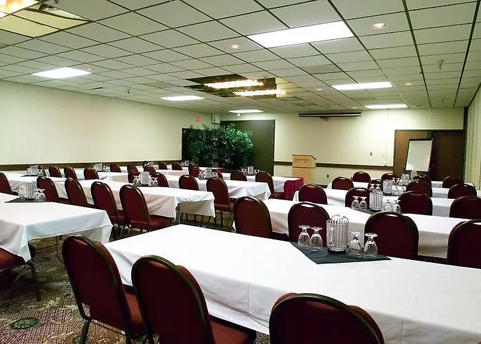 Hotel Ramada By Wyndham 2*